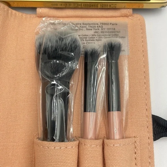 Gucci Makeup Brush Set with Case